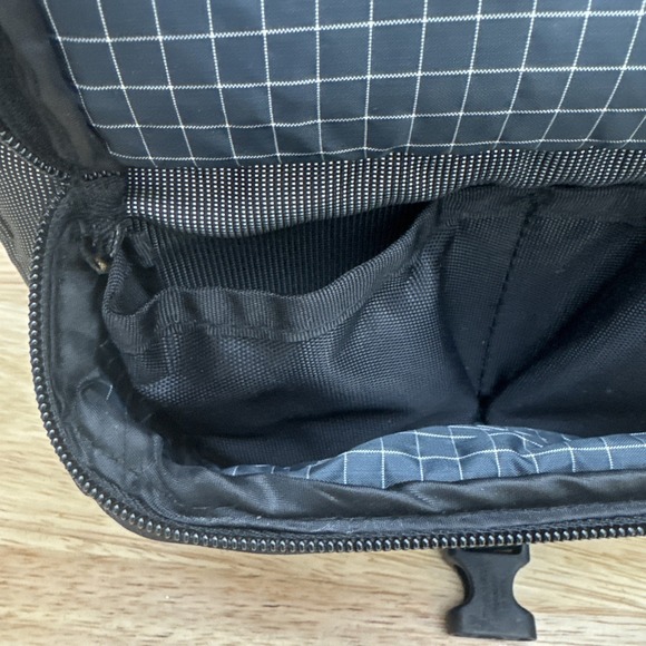 Case Logic Gray Medium Sized Camera Bag Shoulder Or Hand Carry - Picture 11 of 16